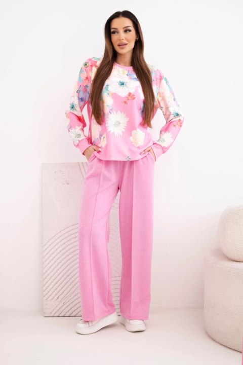 Komplet damski masełkowy wiskozowy w kwiaty z szeroką nogawką jasno różowy