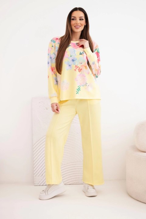 Komplet damski masełkowy wiskozowy w kwiaty z szeroką nogawką żółty