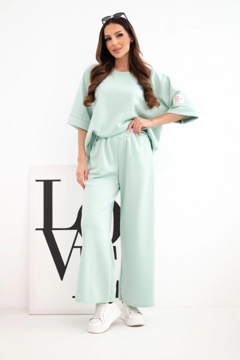 Komplet damski masełkowy z wiskozy bluza i szerokie spodnie miętowy