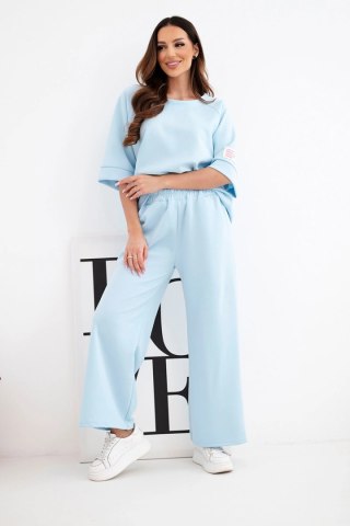 Komplet damski masełkowy z wiskozy bluza i szerokie spodnie niebieski