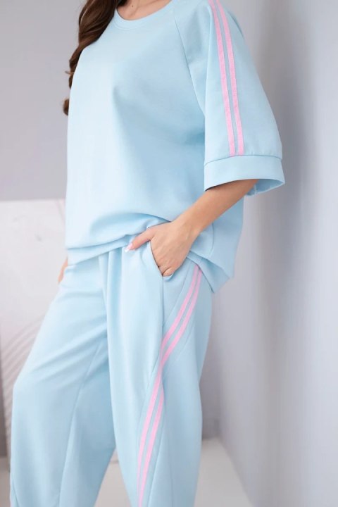 Komplet damski masełkowy z wiskozy bluza i spodnie z lampasami niebieski