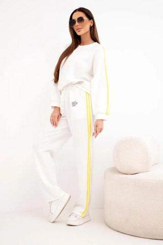 Komplet dresowy damski Masełko z lampasami i luźną bluzą biały