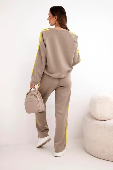 Komplet dresowy damski Masełko z lampasami i luźną bluzą fango