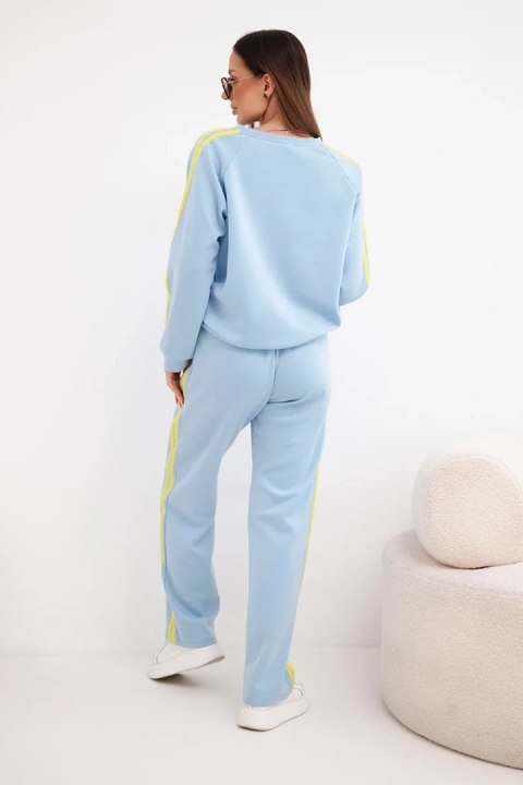 Komplet dresowy damski Masełko z lampasami i luźną bluzą niebieski