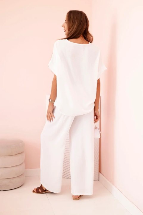 Komplet damski z wiskozy z ozdobnym kwiatem i szerokimi spodniami biały