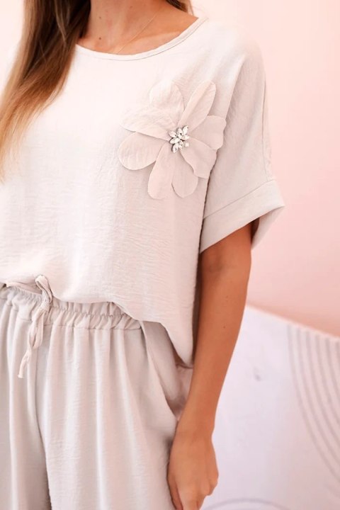 Komplet damski z wiskozy z ozdobnym kwiatem i szerokimi spodniami ciemny beżowy