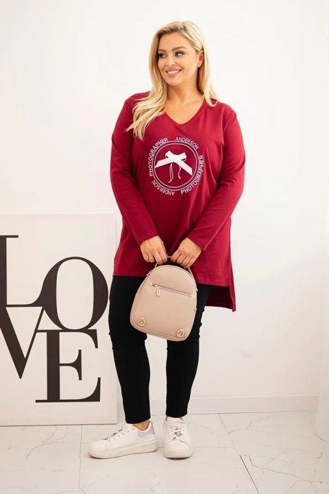 Bluzka damska z dłuższym tyłem i nadrukiem bordowa