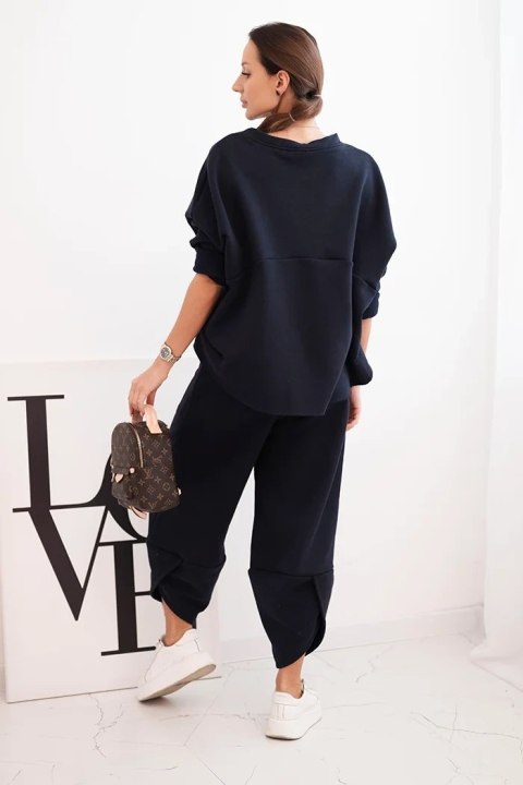 Komplet damski dresowy z grubszego materiału z szerokimi nogawkami granatowy