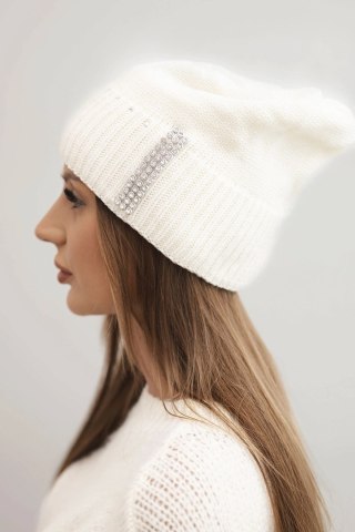 Czapka damska zimowa wełniana z cyrkoniami K453 ecru