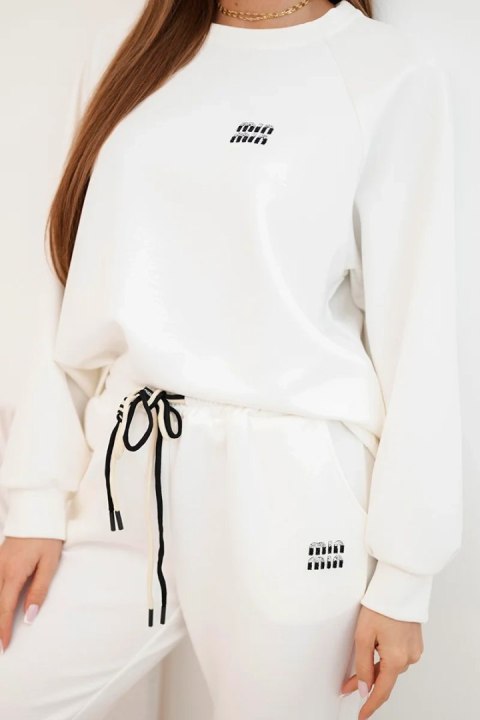 Komplet damski masełkowy z wiskozy z bluzą i spodniami ecru