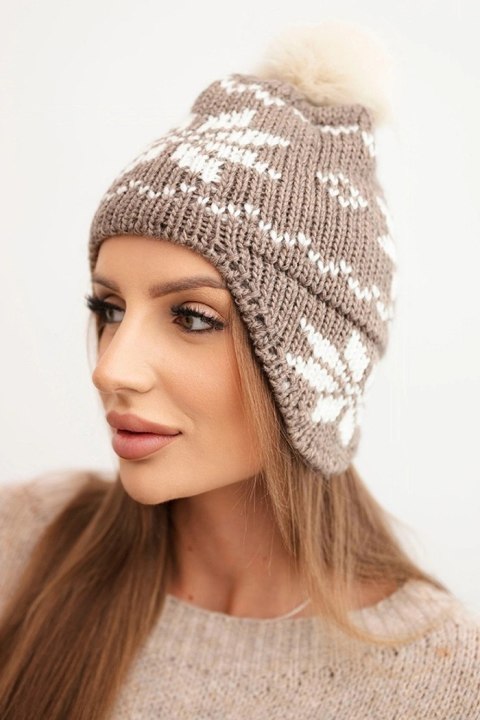 Czapka damska zimowa wełniana z motywem śnieżynki i pomponem K450 mocca