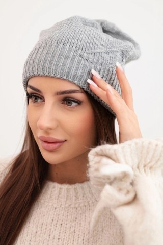 Czapka damska zimowa klasyczna z subtelnym wzorem K379 szara