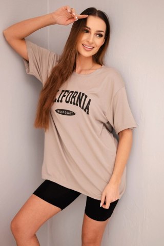 Komplet damski z luźną bluzką i dopasowanymi spodenkami beżowy