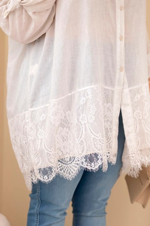 Koszula damska Plus Size bawełniana przecierana z koronkowym wykończeniem beżowa