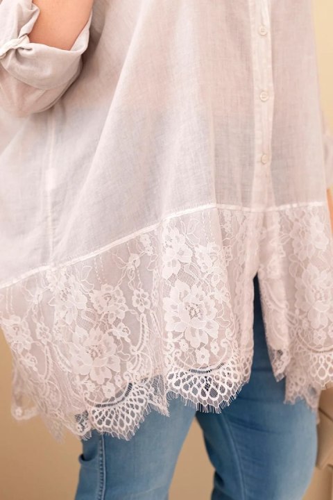 Koszula damska Plus Size bawełniana przecierana z koronkowym wykończeniem ciemno beżowa