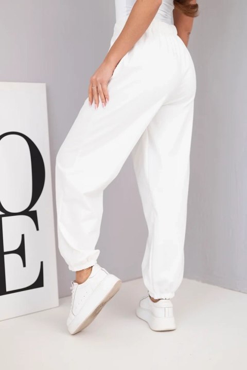 Spodnie damskie bawełniane z wysokim stanem i ozdobnym guzikiem ecru