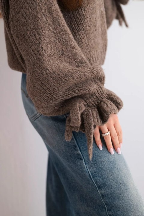 Sweter damski z dodatkiem moheru z grubym splotem i ozdobnymi rękawami fango