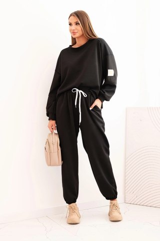 Komplet damski masełkowy z luźną bluzą i spodniami z napisem LOVE czarny