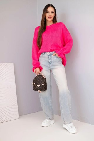 Sweter damski z dodatkiem moheru i wełny o luźnym fasonie różowy neon