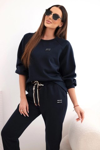 Komplet damski masełkowy z wiskozy z bluzą i spodniami granatowy